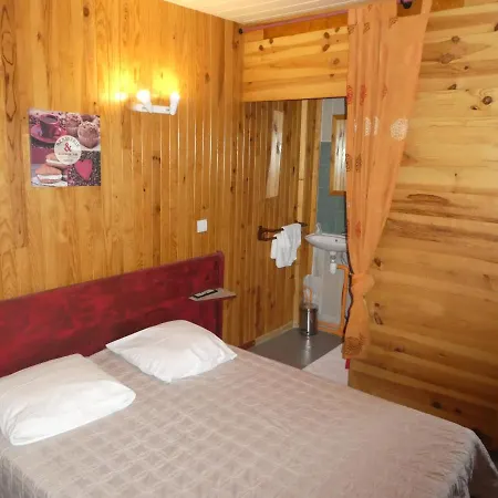 Etanit ! Plein Centre - 1mn Du Bus, De La Gare Du Train Et Liaison Aeroport -chambres Climatisees -spacieuses Amenagees Pour Singles, Couple, Et Ou Familles -parking A Velos -consigne Beziers
