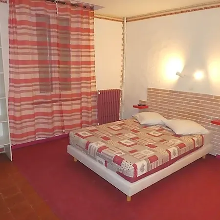 Etanit ! Parking Velo, Etape Bicycle - 1mn A Toute Connection Bus,train Et Aeroport - Calme Plein Centre De Pour Visiter,manger - Climatisees, Spacieuses Amenagees Pour Singles, Couple, Et Ou Familles - Consigne Et Petit Dej En Hotel