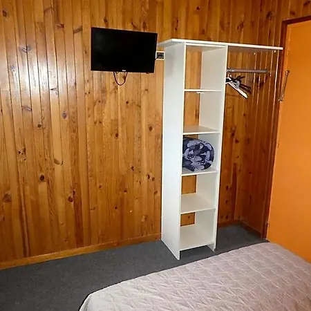 Hotel Etanit ! Parking Velo, Etape Bicycle - 1mn A Toute Connection Bus,train Et Aeroport - Calme Plein Centre De Pour Visiter,manger - Climatisees, Spacieuses Amenagees Pour Singles, Couple, Et Ou Familles - Consigne Et Petit Dej En