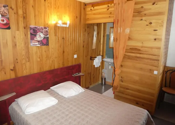Etanit ! Parking Velo, Etape Bicycle - 1mn A Toute Connection Bus,train Et Aeroport - Calme Plein Centre De Pour Visiter,manger - Climatisees, Spacieuses Amenagees Pour Singles, Couple, Et Ou Familles - Consigne Et Petit Dej En ベジエ
